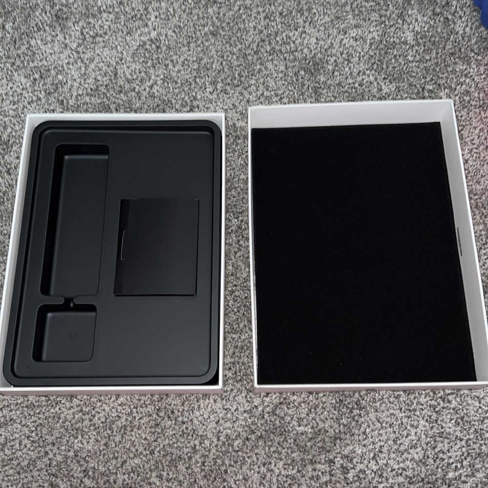 MacBook Air empty box - Picture 4 of 4